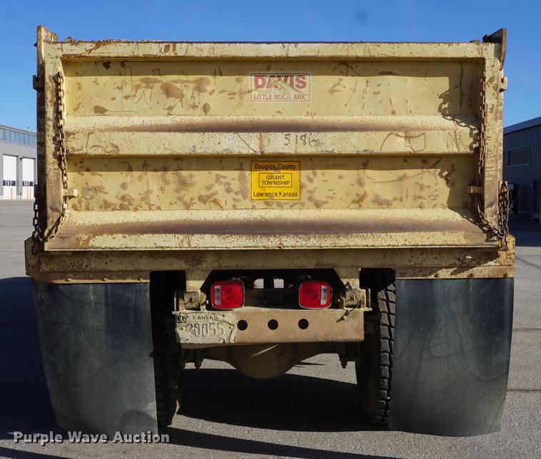 image for item DE3368 1991 GMC TopKick C5500 dump truck
