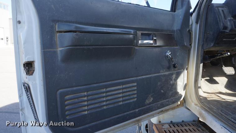 image for item DE3368 1991 GMC TopKick C5500 dump truck