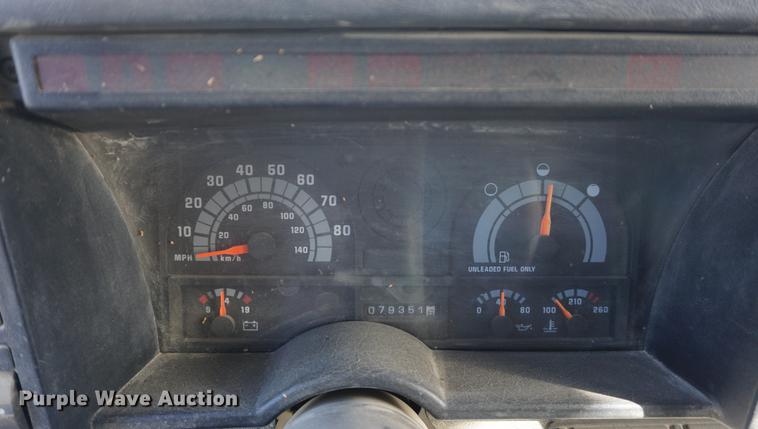 image for item DE3368 1991 GMC TopKick C5500 dump truck