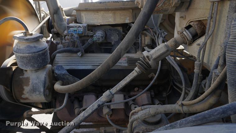 image for item DE3368 1991 GMC TopKick C5500 dump truck