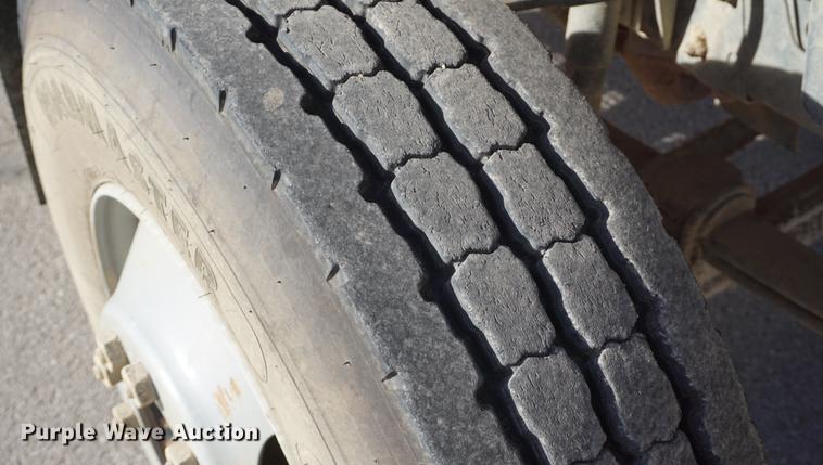 image for item DE3368 1991 GMC TopKick C5500 dump truck