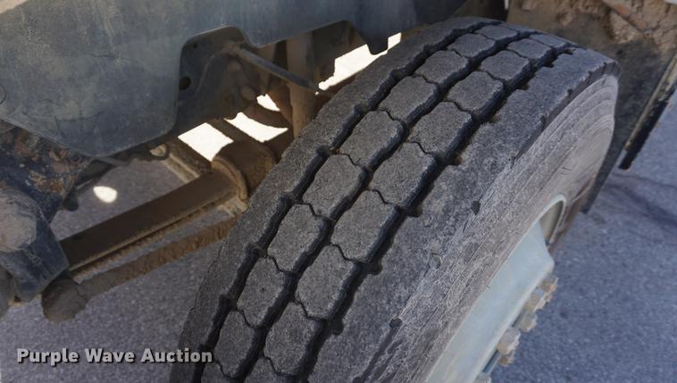 image for item DE3368 1991 GMC TopKick C5500 dump truck