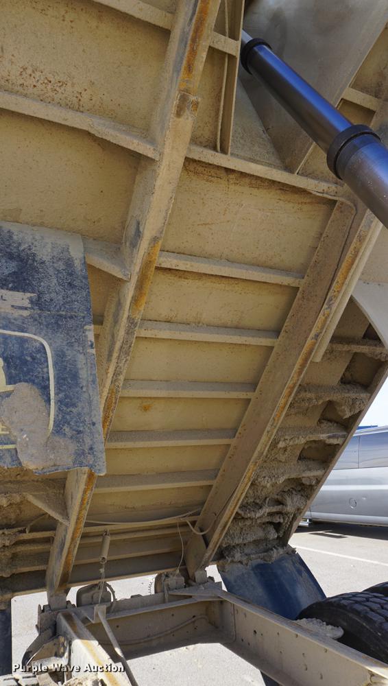 image for item DE3368 1991 GMC TopKick C5500 dump truck