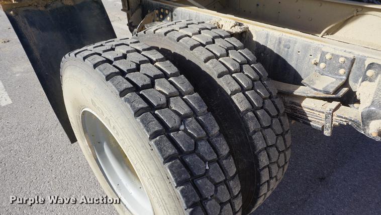 image for item DE3368 1991 GMC TopKick C5500 dump truck