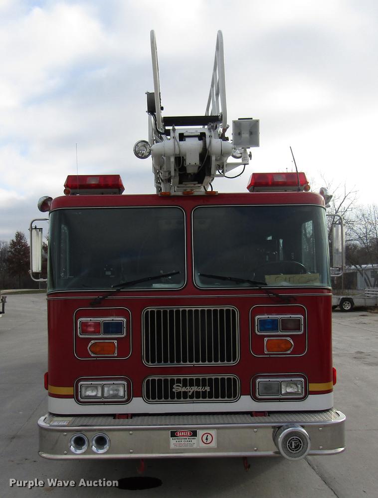image for item DE5929 1994 Seagrave fire truck