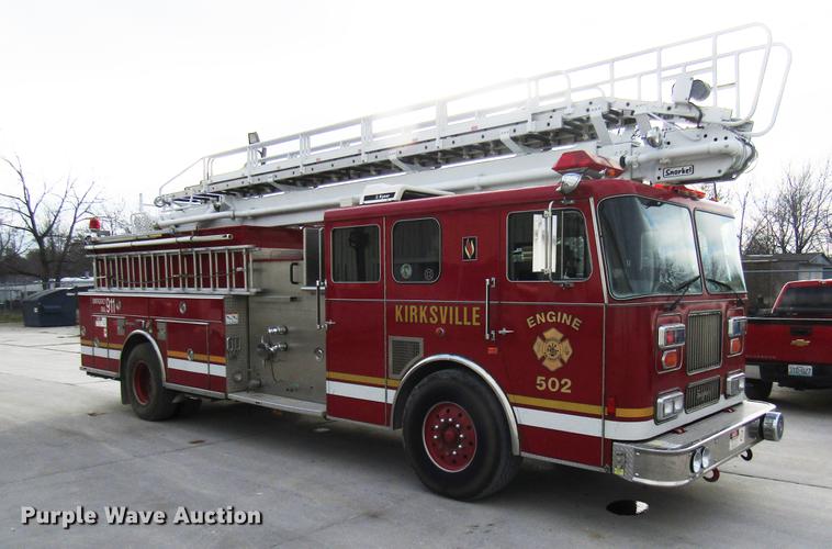 image for item DE5929 1994 Seagrave fire truck