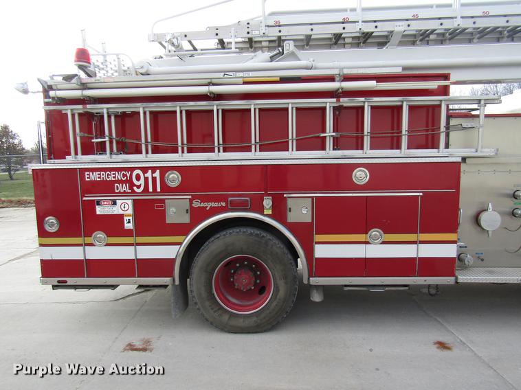 image for item DE5929 1994 Seagrave fire truck