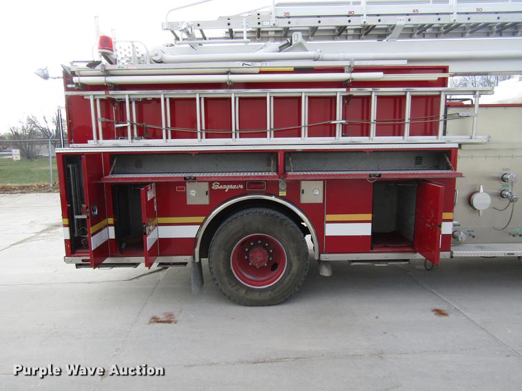 image for item DE5929 1994 Seagrave fire truck