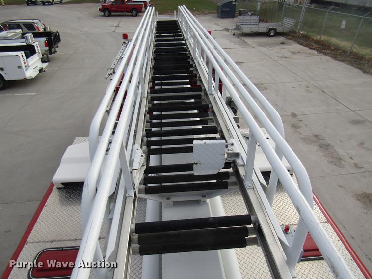 image for item DE5929 1994 Seagrave fire truck