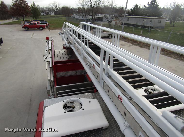 image for item DE5929 1994 Seagrave fire truck