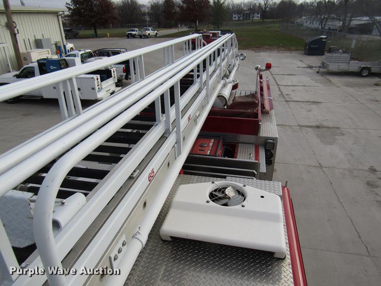 image for item DE5929 1994 Seagrave fire truck