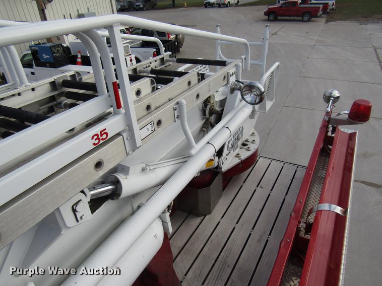 image for item DE5929 1994 Seagrave fire truck