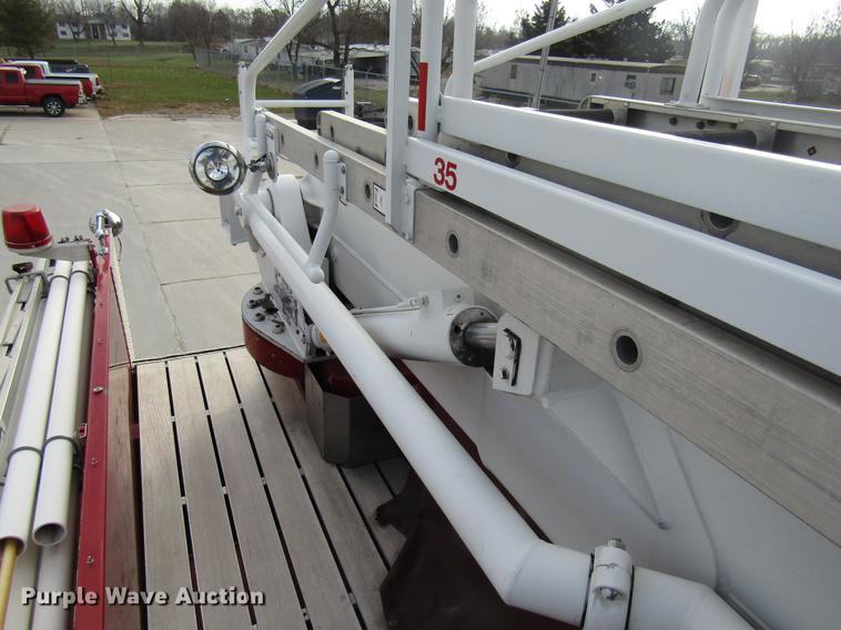 image for item DE5929 1994 Seagrave fire truck