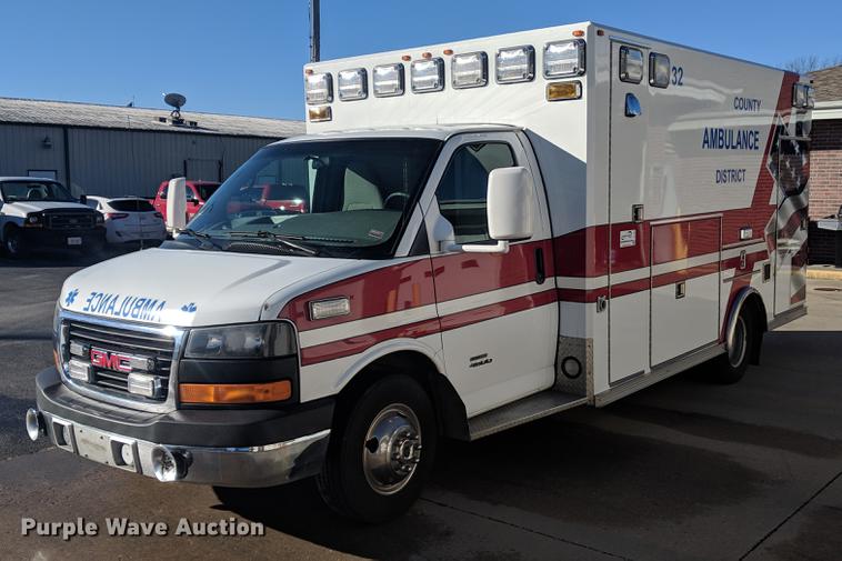 image for item DF1337 2010 GMC Savana G4500 ambulance