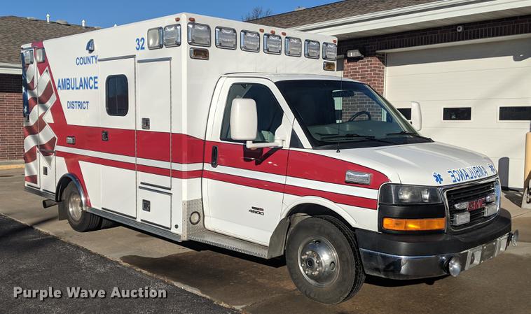 image for item DF1337 2010 GMC Savana G4500 ambulance