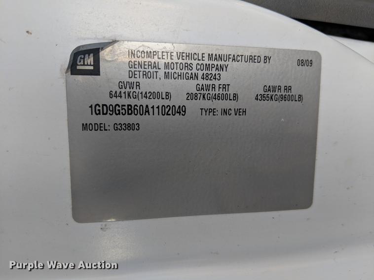 image for item DF1337 2010 GMC Savana G4500 ambulance