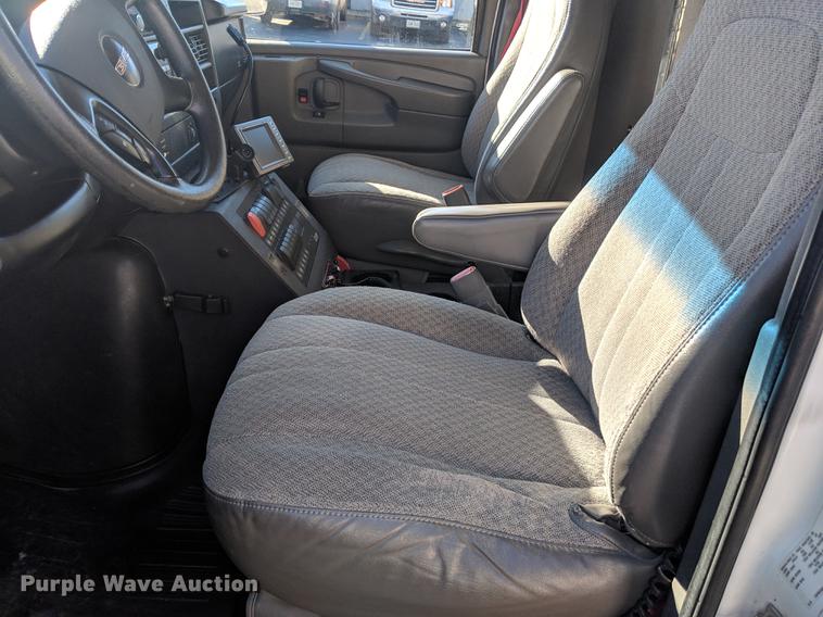 image for item DF1337 2010 GMC Savana G4500 ambulance