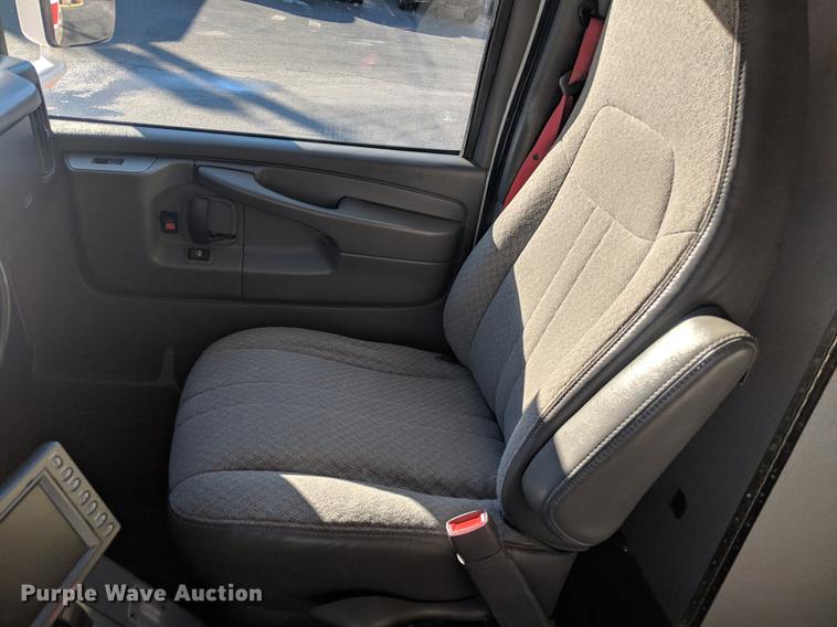 image for item DF1337 2010 GMC Savana G4500 ambulance