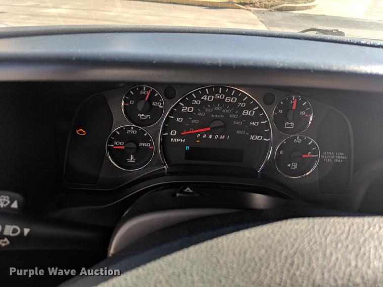 image for item DF1337 2010 GMC Savana G4500 ambulance