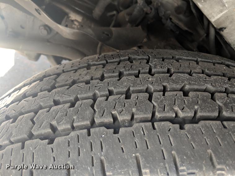 image for item DF1337 2010 GMC Savana G4500 ambulance