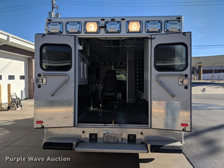 image for item DF1337 2010 GMC Savana G4500 ambulance