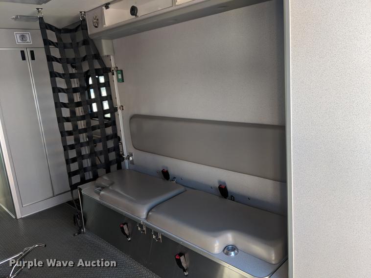 image for item DF1337 2010 GMC Savana G4500 ambulance