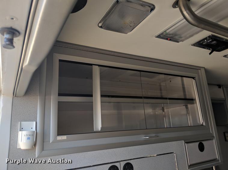 image for item DF1337 2010 GMC Savana G4500 ambulance