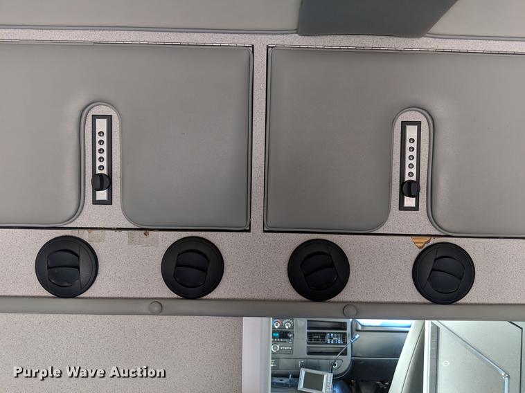 image for item DF1337 2010 GMC Savana G4500 ambulance