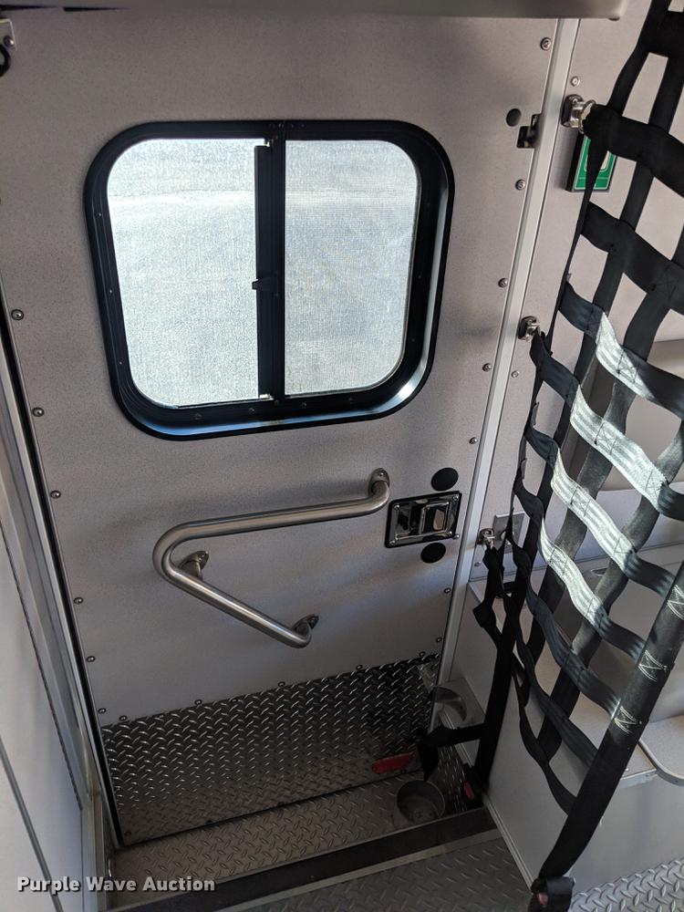 image for item DF1337 2010 GMC Savana G4500 ambulance