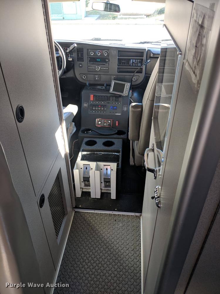 image for item DF1337 2010 GMC Savana G4500 ambulance