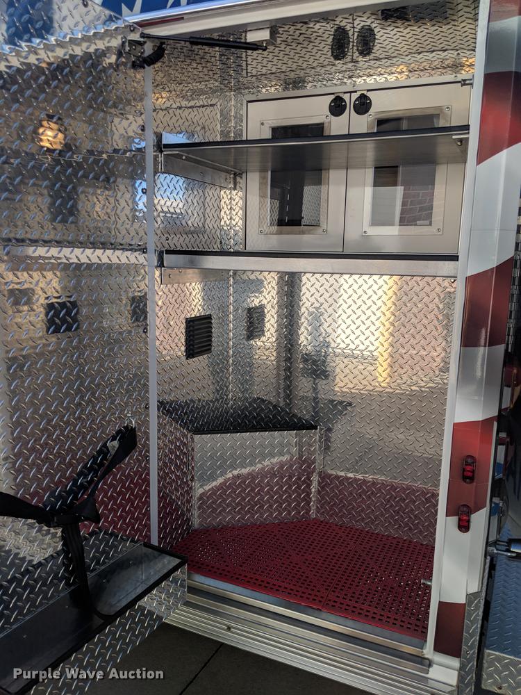 image for item DF1337 2010 GMC Savana G4500 ambulance