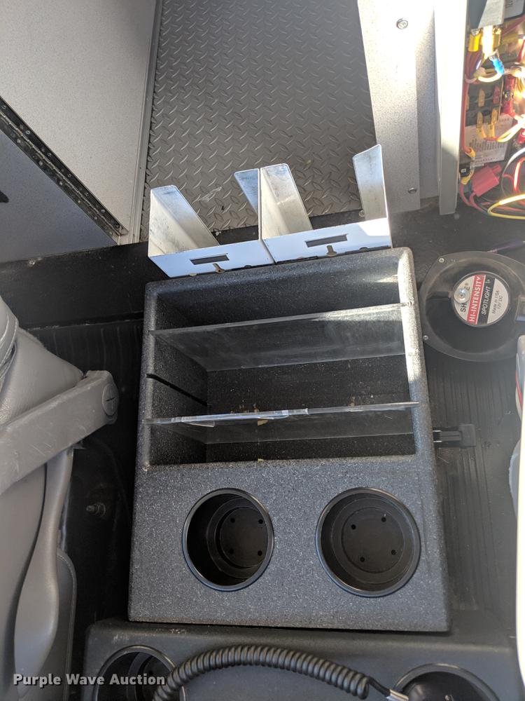 image for item DF1337 2010 GMC Savana G4500 ambulance