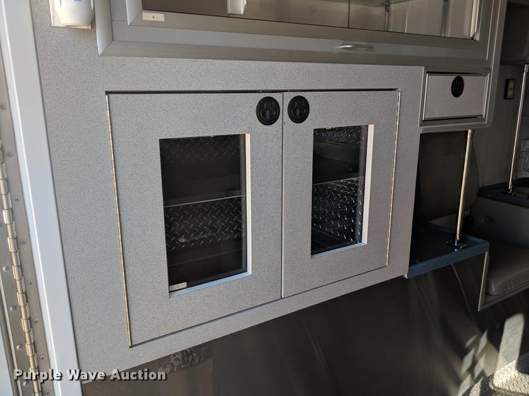 image for item DF1337 2010 GMC Savana G4500 ambulance