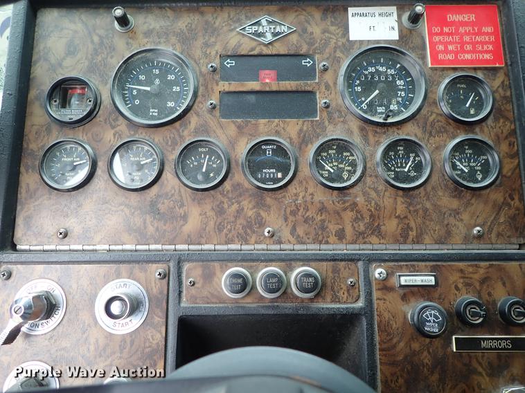 image for item DF8677 1993 Spartan Gladiator GA40M-2142 fire truck