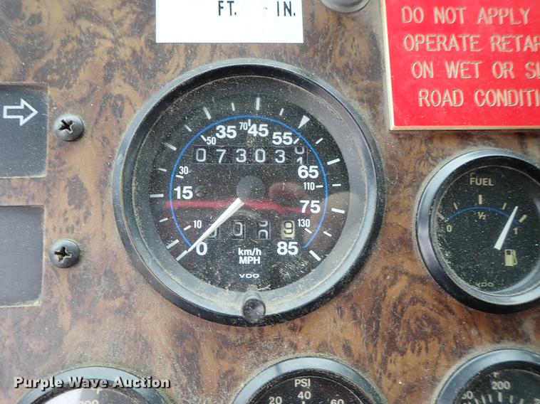 image for item DF8677 1993 Spartan Gladiator GA40M-2142 fire truck