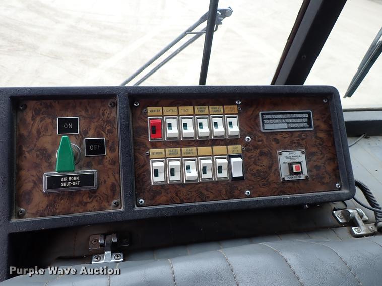 image for item DF8677 1993 Spartan Gladiator GA40M-2142 fire truck