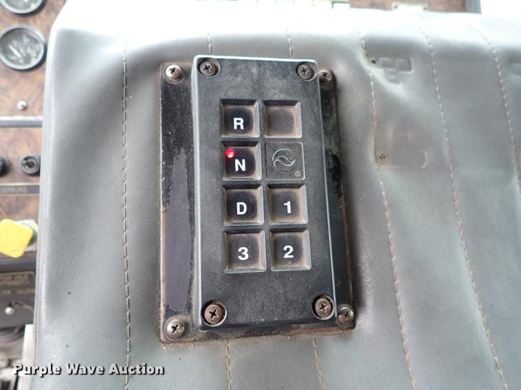 image for item DF8677 1993 Spartan Gladiator GA40M-2142 fire truck