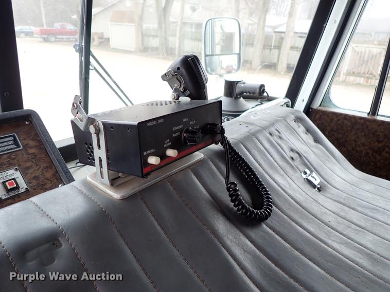 image for item DF8677 1993 Spartan Gladiator GA40M-2142 fire truck