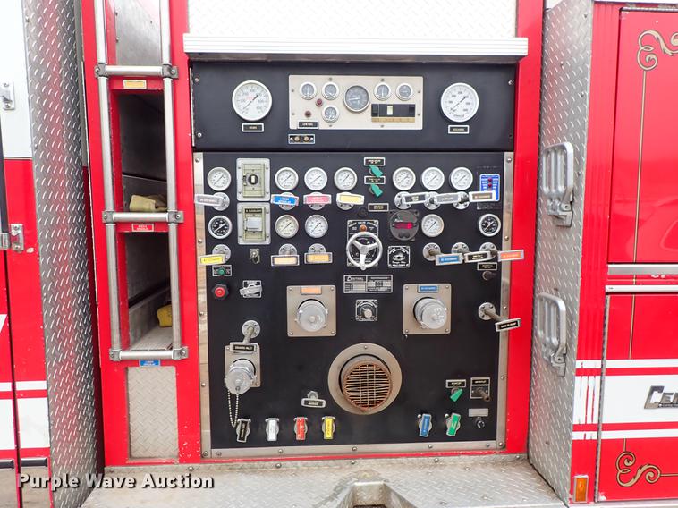 image for item DF8677 1993 Spartan Gladiator GA40M-2142 fire truck