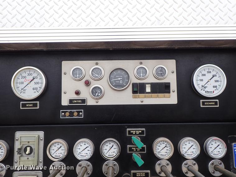 image for item DF8677 1993 Spartan Gladiator GA40M-2142 fire truck