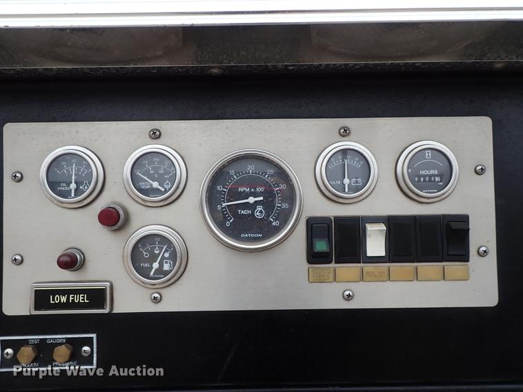 image for item DF8677 1993 Spartan Gladiator GA40M-2142 fire truck