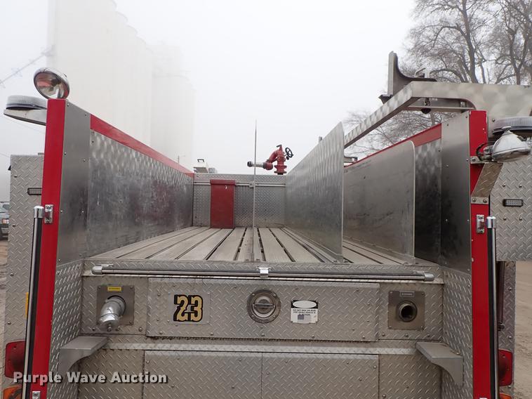 image for item DF8677 1993 Spartan Gladiator GA40M-2142 fire truck