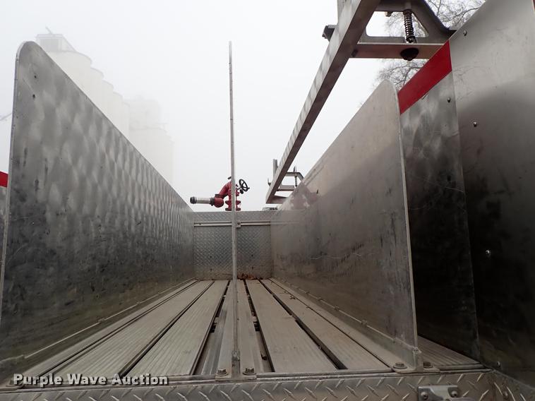 image for item DF8677 1993 Spartan Gladiator GA40M-2142 fire truck