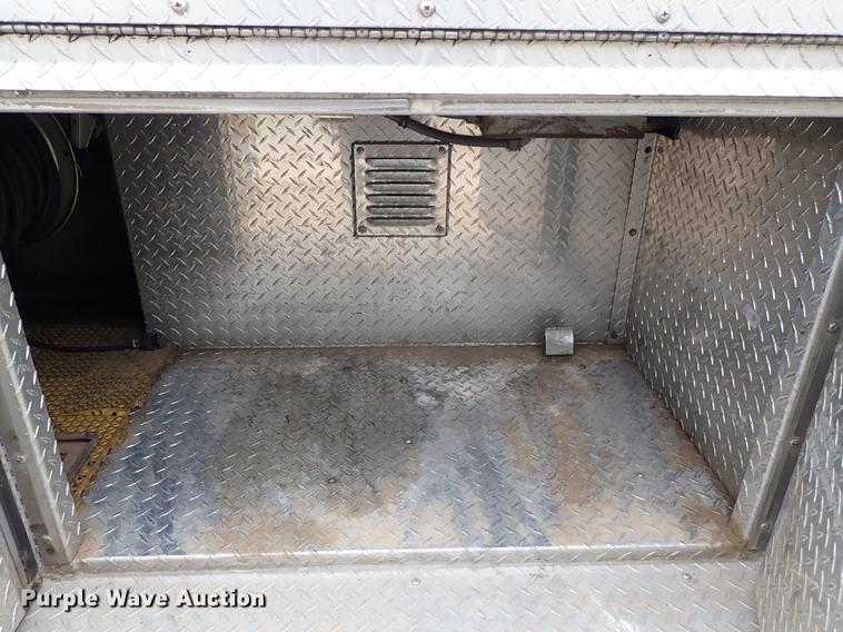 image for item DF8677 1993 Spartan Gladiator GA40M-2142 fire truck