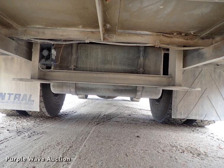 image for item DF8677 1993 Spartan Gladiator GA40M-2142 fire truck