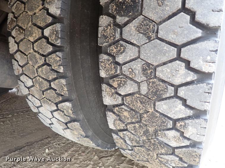 image for item DF8677 1993 Spartan Gladiator GA40M-2142 fire truck