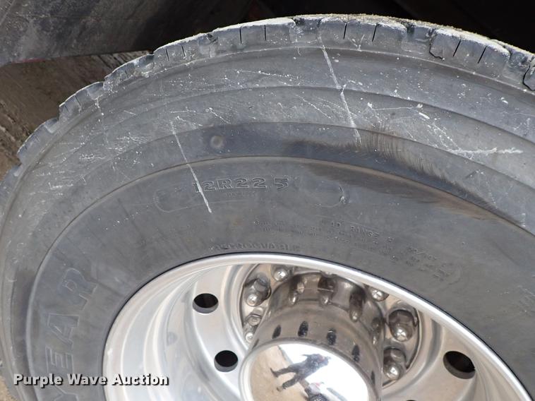 image for item DF8677 1993 Spartan Gladiator GA40M-2142 fire truck