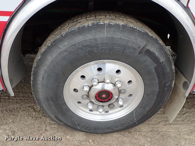 image for item DF8677 1993 Spartan Gladiator GA40M-2142 fire truck