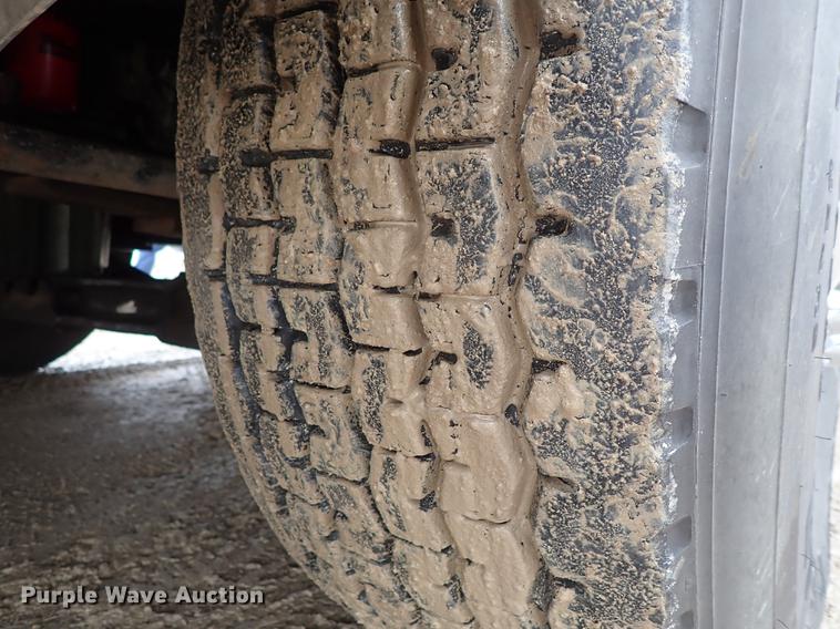 image for item DF8677 1993 Spartan Gladiator GA40M-2142 fire truck