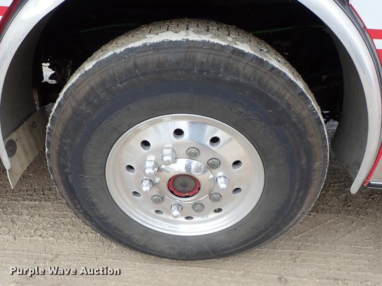 image for item DF8677 1993 Spartan Gladiator GA40M-2142 fire truck